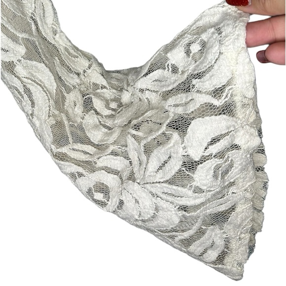 Altar'd State -Size Large Gray Lace Raglan Long Sleeve Top Like New - Picture 4 of 8